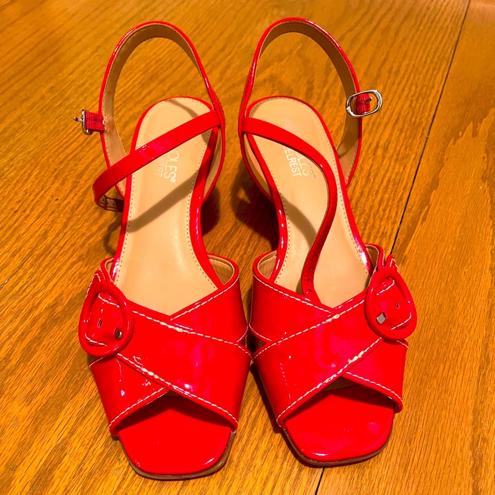 Aerosoles red wedges